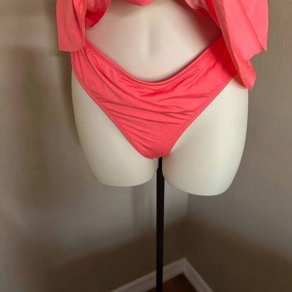 Kenneth Cole Reaction bikini - Picture 2 of 8